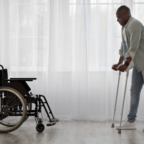 Laska inwalidzka wsparcie poruszania się a także ochrony w powszednim poruszaniu się